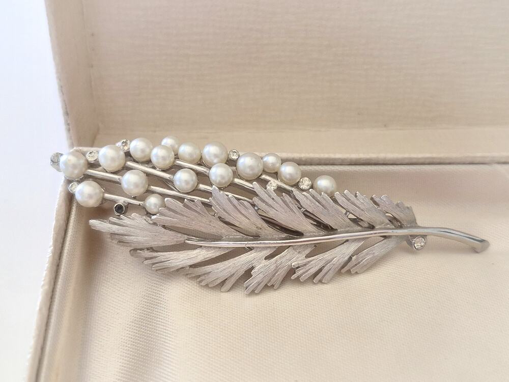 Vintage Mid-century Silver Leaf Faux Pearl Brooch